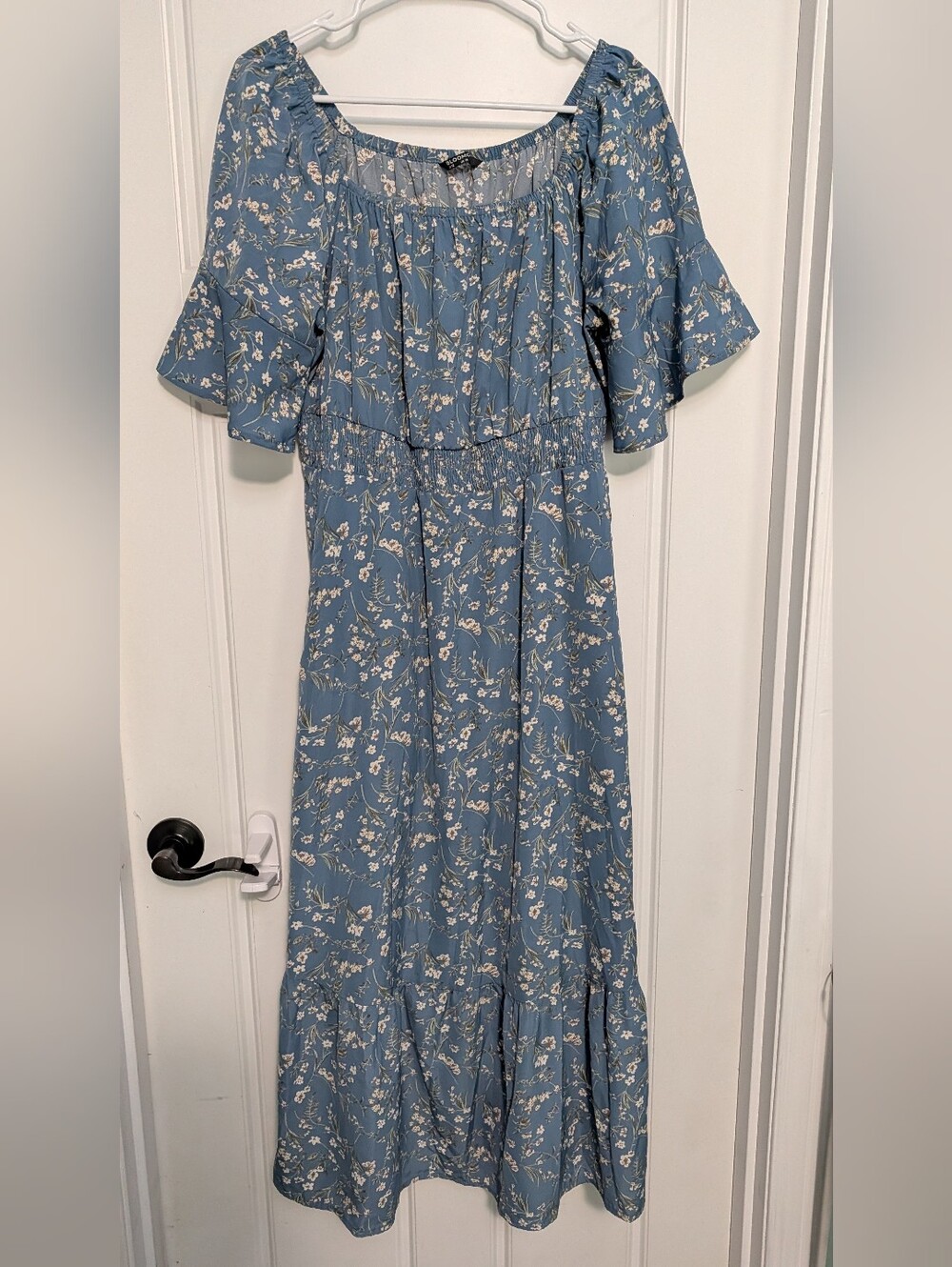 BloomChic Blue Floral Short Sleeve Dress - Picture 8 of 9